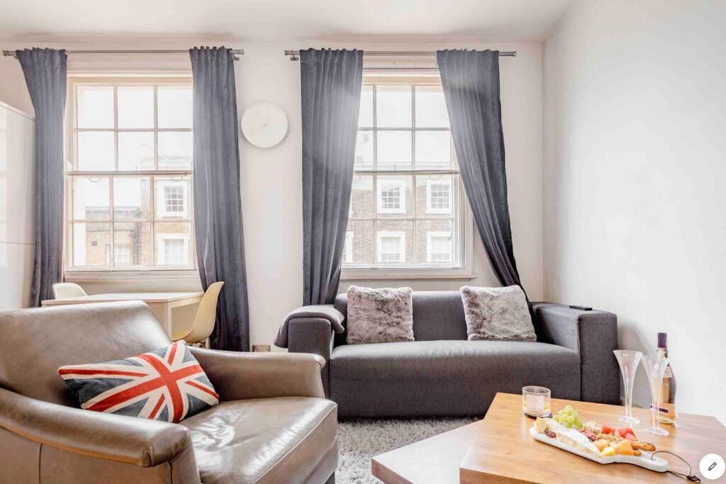 Апартаменты Warwick Sq,
